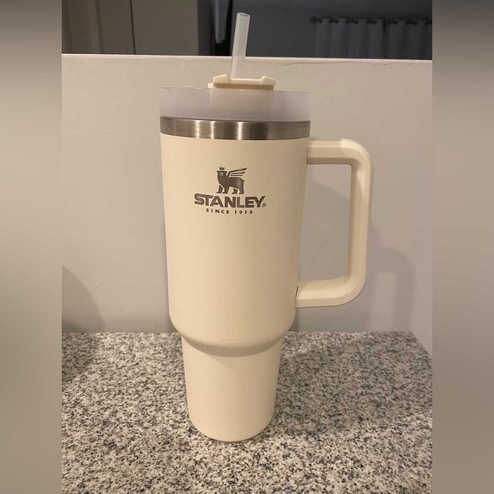 Stanley Thirst Quencher 40oz